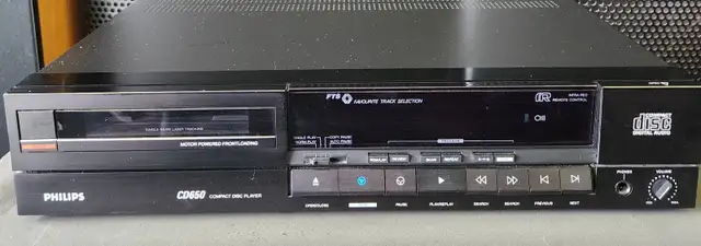 PHILIPS CD650 CD PLAYER WITH REMOTE CONTROL
