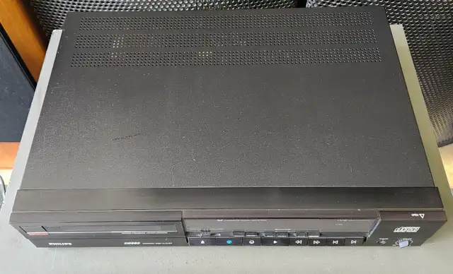 PHILIPS CD650 CD PLAYER WITH REMOTE CONTROL - Photo 4