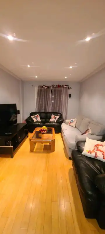 Room for rent May 1st