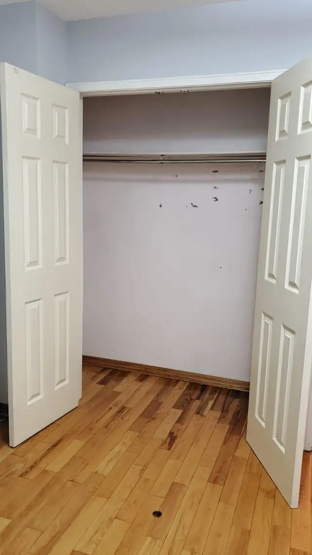 Room for rent May 1st - Photo 4