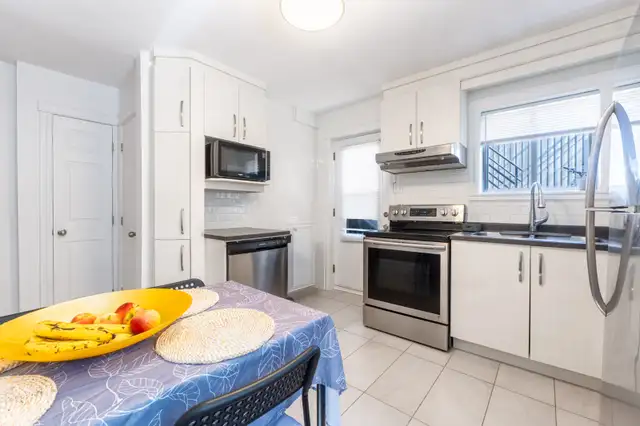 Montréal, Ahuntsic, Luxueux 41/2 Rénové, 5 Min. Métro H-Bourassa - Photo 2