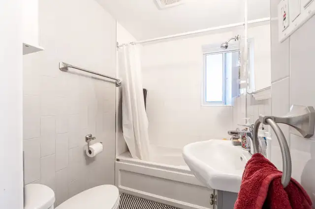 Montréal, Ahuntsic, Luxueux 41/2 Rénové, 5 Min. Métro H-Bourassa - Photo 7