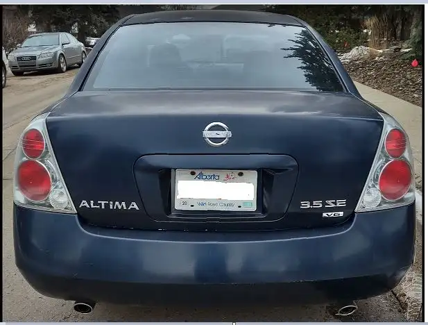 Rusty 2005 Nissan Altima SE V6 - Photo 2