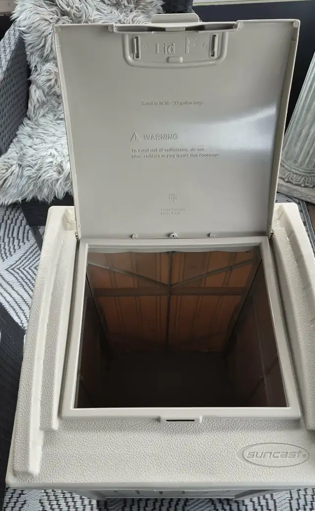 SUNCAST TRASH HIDEAWAY – OUTDOOR BIN STORAGE – NEW ASSEMBLED 120 - Photo 5