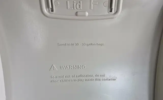 SUNCAST TRASH HIDEAWAY – OUTDOOR BIN STORAGE – NEW ASSEMBLED 120 - Photo 6