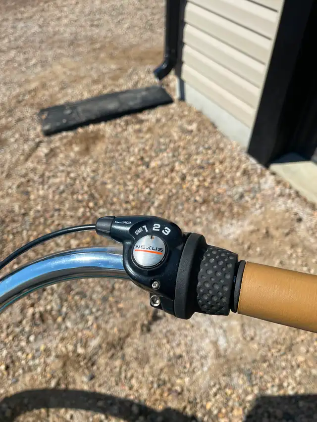 Electra Bicycle - Photo 6