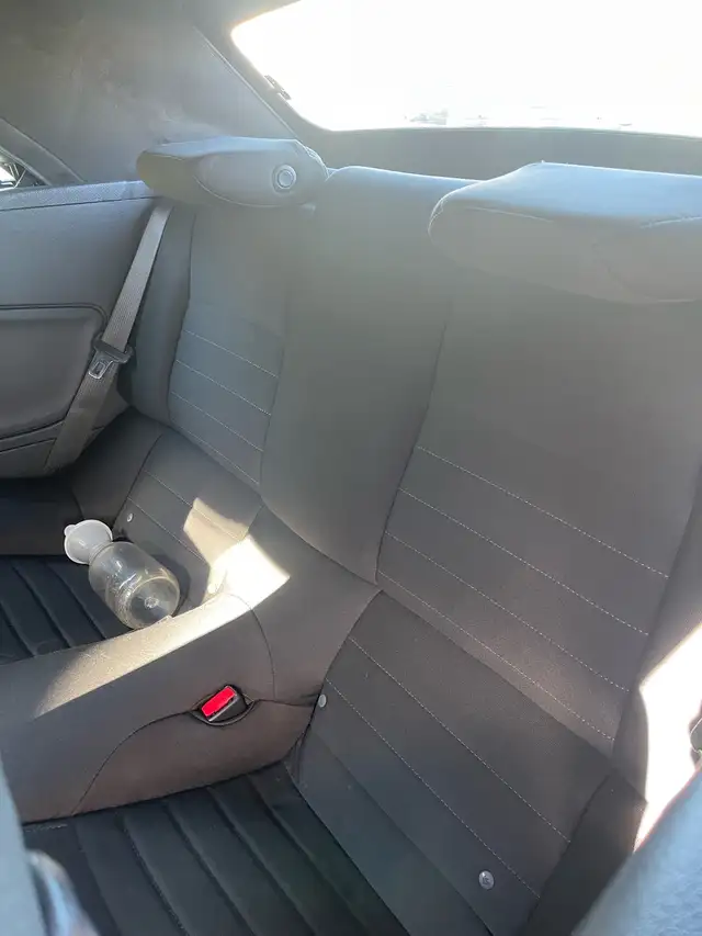 2011 Ford Mustang 3.7L V6 - Photo 4