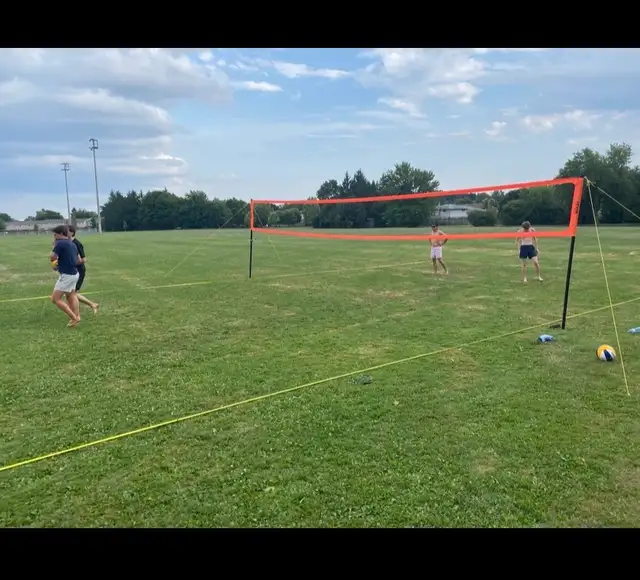 Beginner Volleyball - Photo 2