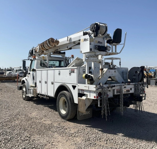 2019 Freightliner M2-106 Altec DM47B-TR Digger Derrick - Photo 3