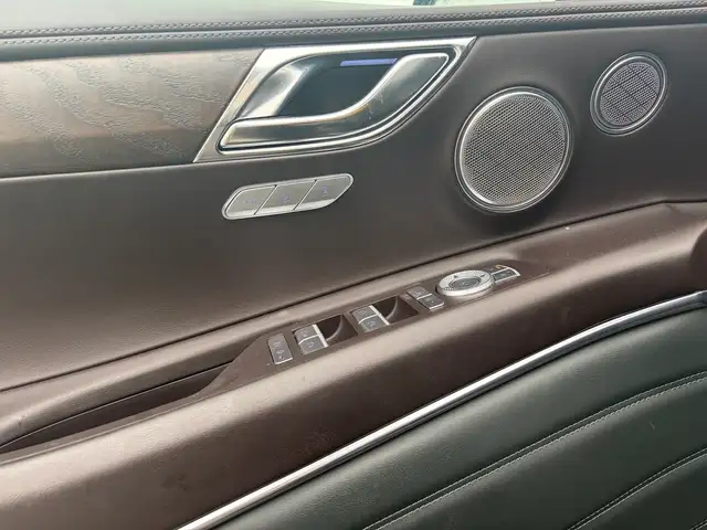 2024 Genesis GV80 3.5T Prestige AWD • 360 Camera • Head Up Displ - Photo 4