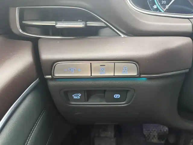 2024 Genesis GV80 3.5T Prestige AWD • 360 Camera • Head Up Displ - Photo 8