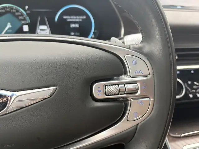 2024 Genesis GV80 3.5T Prestige AWD • 360 Camera • Head Up Displ - Photo 11