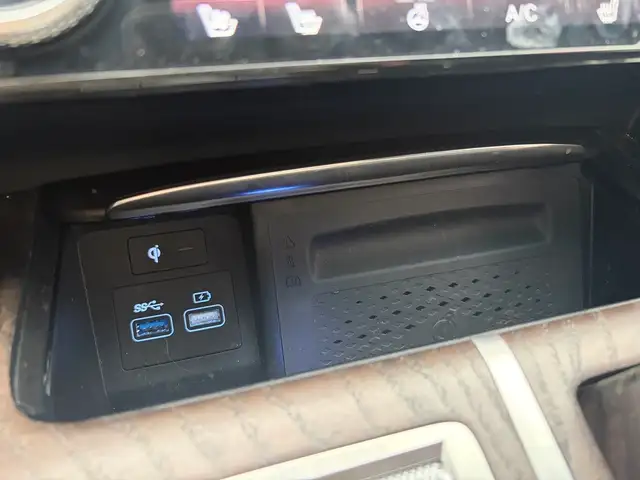 2024 Genesis GV80 3.5T Prestige AWD • 360 Camera • Head Up Displ - Photo 17