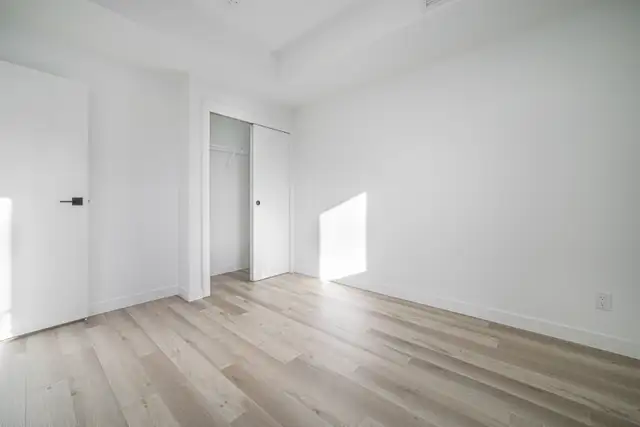 Stunning 1 Bedroom Apartment! Available June 1st! - Photo 9