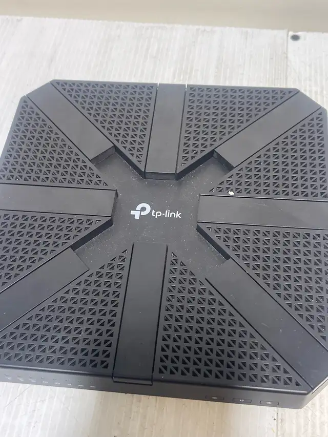 TP-Link AX6600 Tri-Band Wi-Fi 6 Router - Photo 4