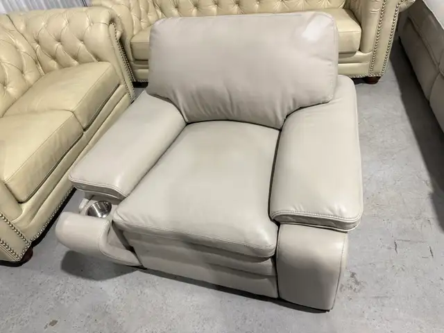 Oversized leather arm chair - Photo 2