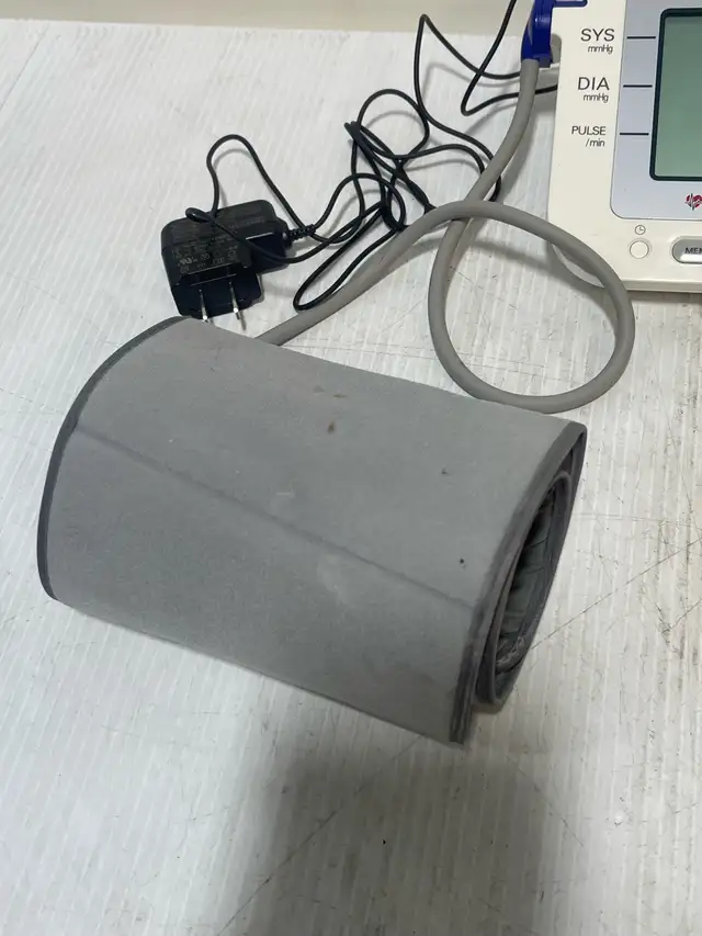 Omron Blood Pressure Monitor - Photo 4