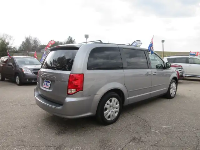 2013 Dodge Grand Caravan SXT - Photo 5