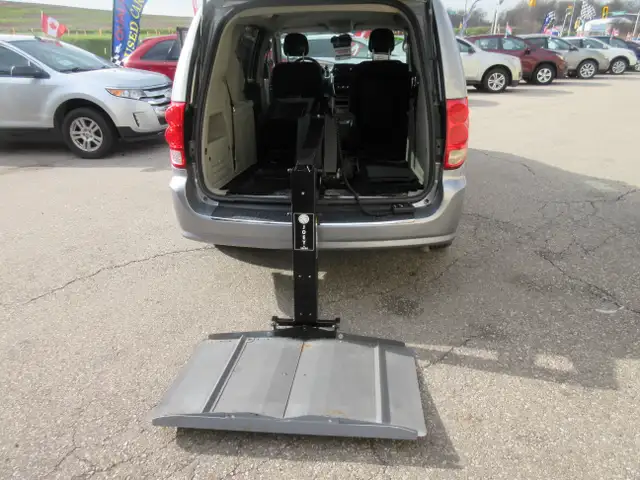 2013 Dodge Grand Caravan SXT - Photo 7