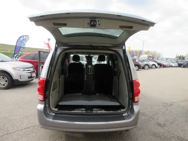 2013 Dodge Grand Caravan SXT - Photo 13