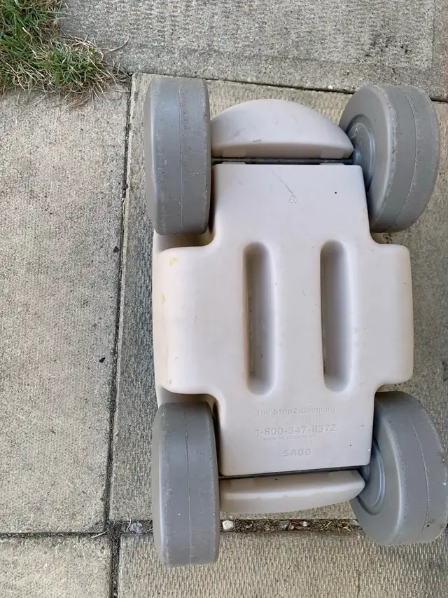 Step 2 on 4 wheels - Photo 2