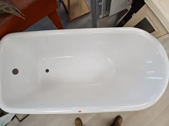 Acrylic Freestanding Bathtub - Photo 2