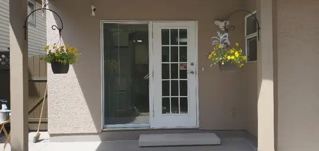 $2,500 Renovated 2 Bedroom & 1 Bathroom Walk Out Basement - Photo 8