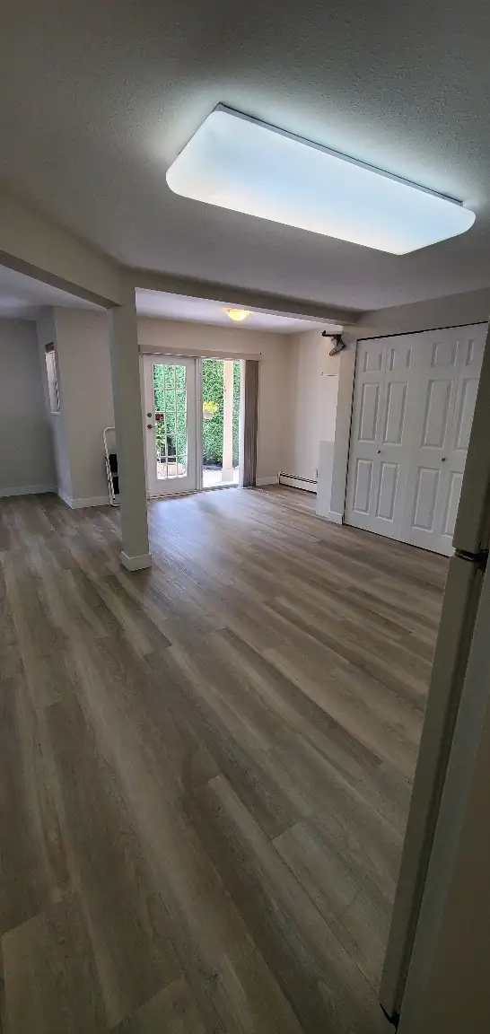 $2,500 Renovated 2 Bedroom & 1 Bathroom Walk Out Basement - Photo 9