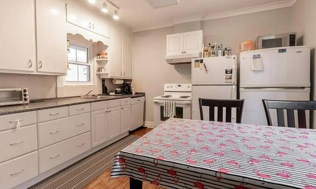 Waterloo Spring Sublet - Photo 2