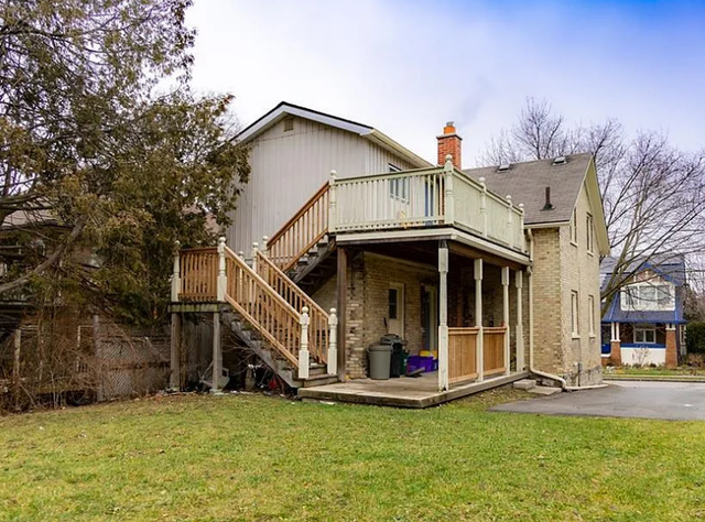 Waterloo Spring Sublet - Photo 3