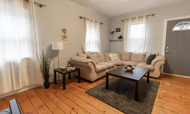 Waterloo Spring Sublet - Photo 6