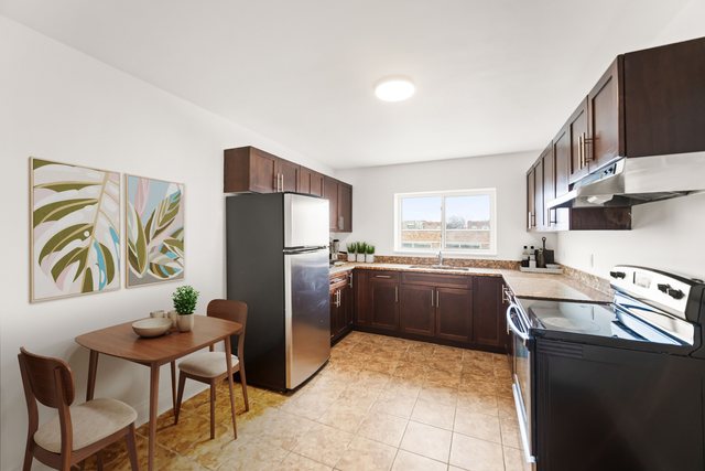 SPACIOUS 2 Bedroom Apartment! Move In Ready! - Photo 2