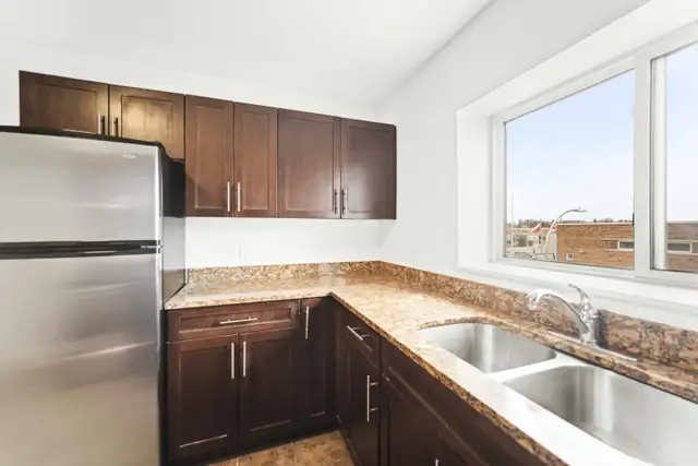 SPACIOUS 2 Bedroom Apartment! Move In Ready! - Photo 7