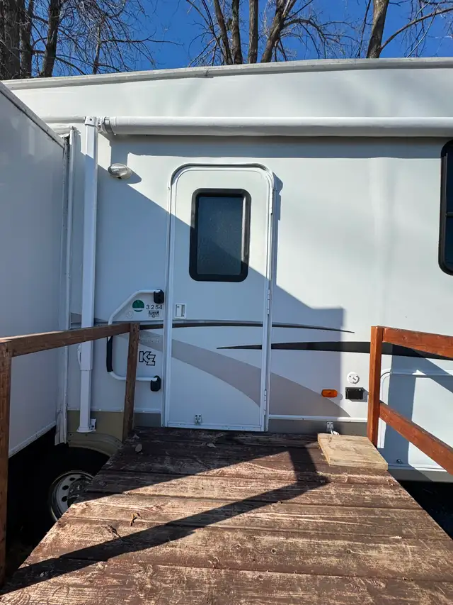 -Roulotte à vendre 12000$ Keystone Sportmen 32 pieds - Photo 2