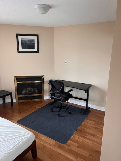 1 JUNE - Furnished Room for Female Student - Bank/Walkley - Photo 2