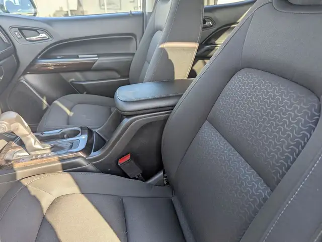 2020 GMC Canyon 4WD SLE WITH 3.6L V6! - Photo 9