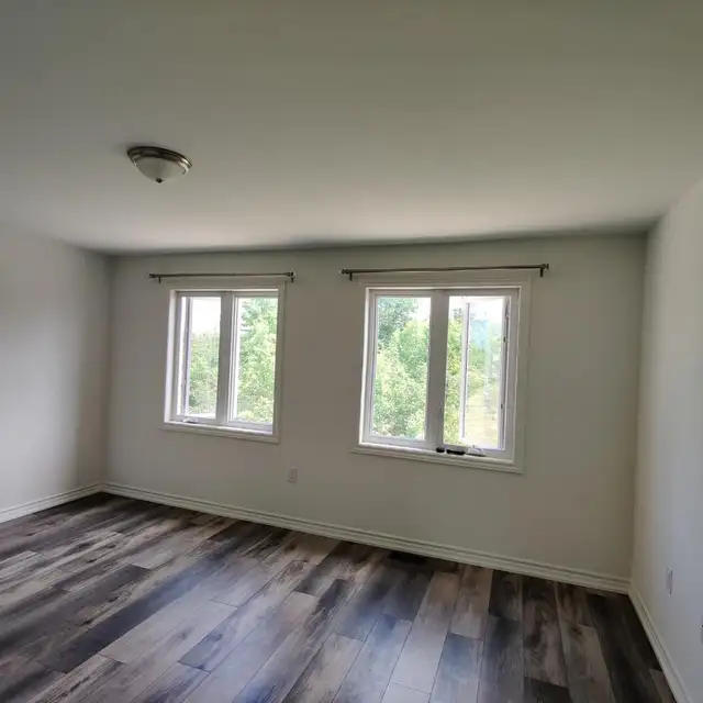 3 Bedrooms Townhouse for Rent in Fort Erie - Photo 4