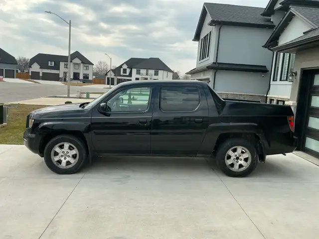 Honda Ridgeline - Photo 2