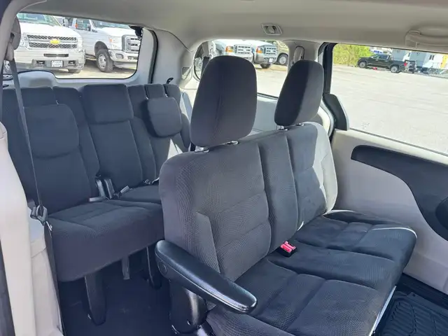 2014 Dodge Grand Caravan SE - Photo 14