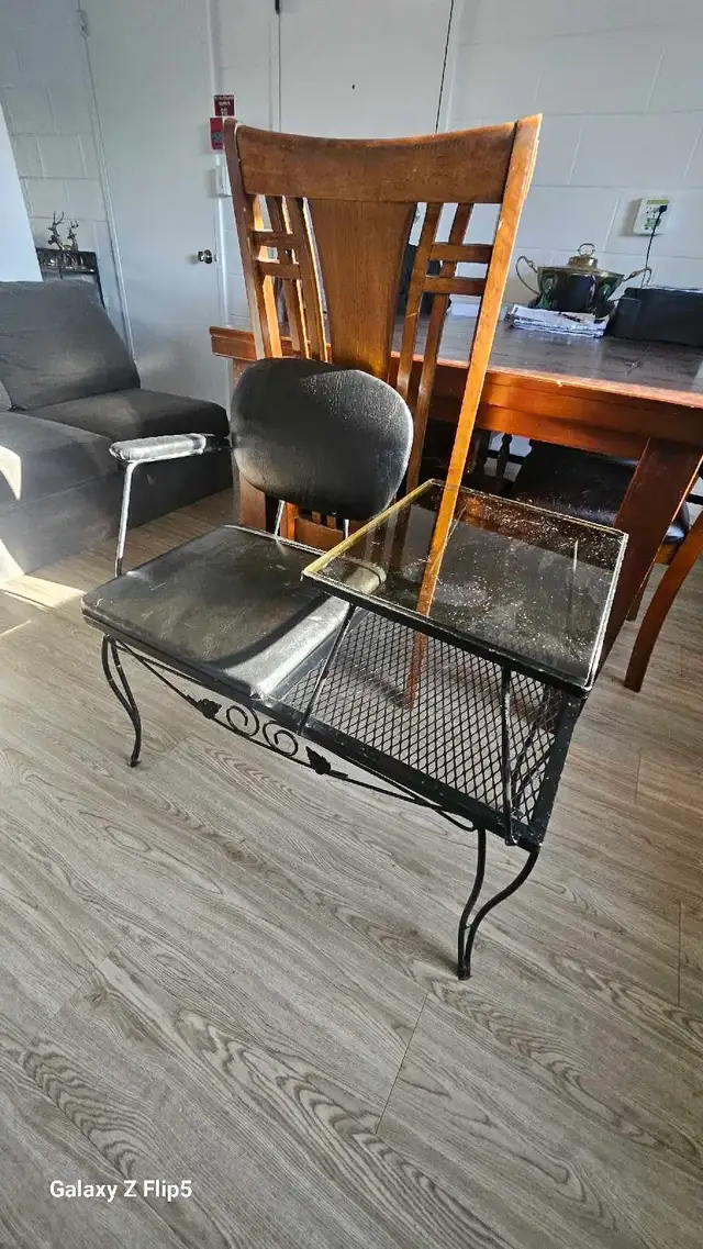 Table banc téléphone vintage en fer