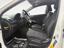 2016 Hyundai Accent - Photo 12