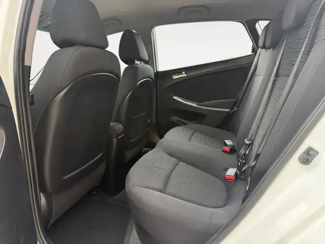 2016 Hyundai Accent - Photo 13