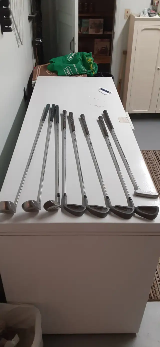 GOLF CLUBS, BAG, AND CART