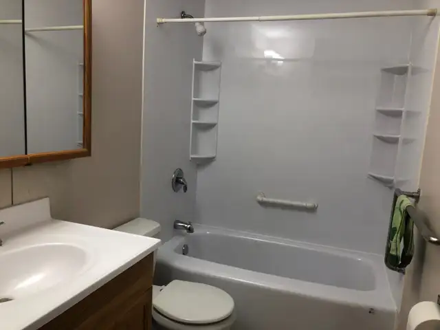 Close In NW All Incl Share Home - Photo 10