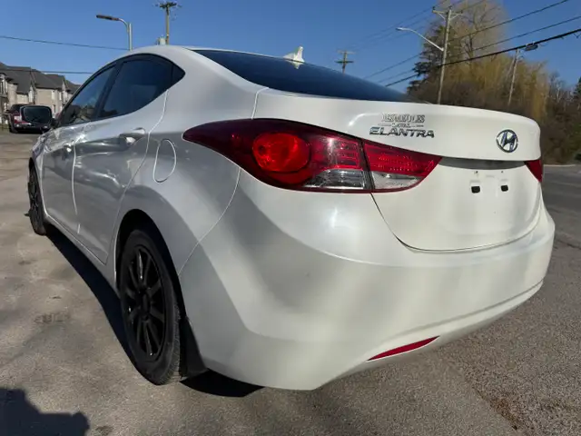 2012 Hyundai Elantra GL - Photo 4