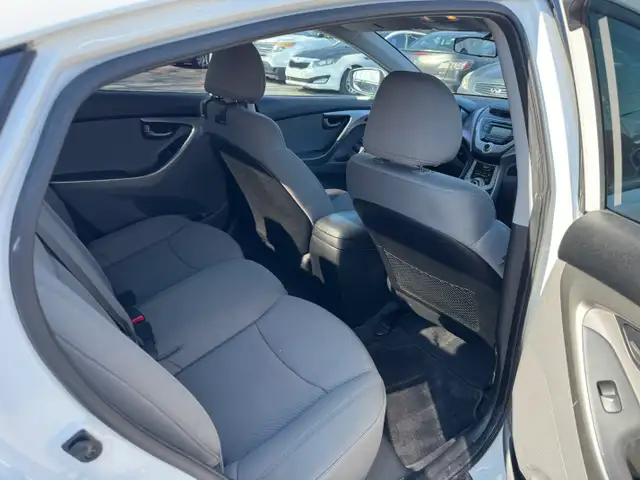 2012 Hyundai Elantra GL - Photo 8