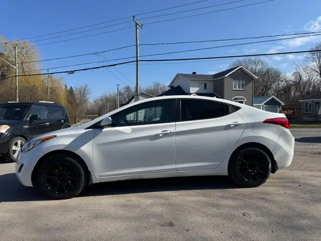 2012 Hyundai Elantra GL - Photo 13