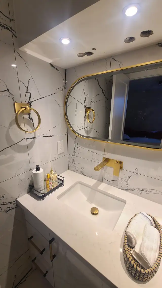 Bath - Reno - Luxury - Photo 2