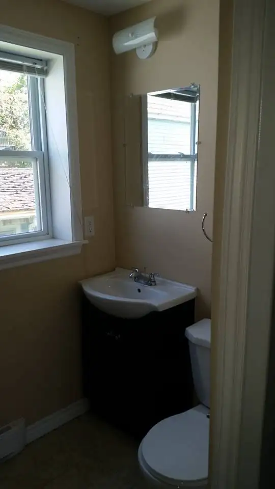 619 Harding Street West Apt 1 - Photo 5