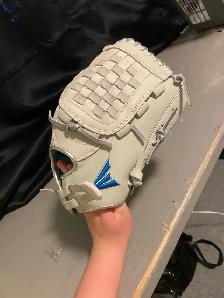 Easton ghost Fastoitch glove